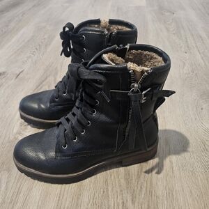 Womans Black Lace-Up Front, Side Zipper Boots. Sz 6